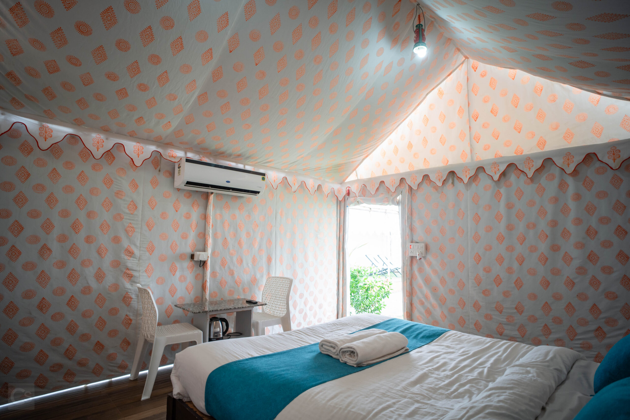 luxurious-camp-stay-at-maharaja-tent-near-statue-of-unity