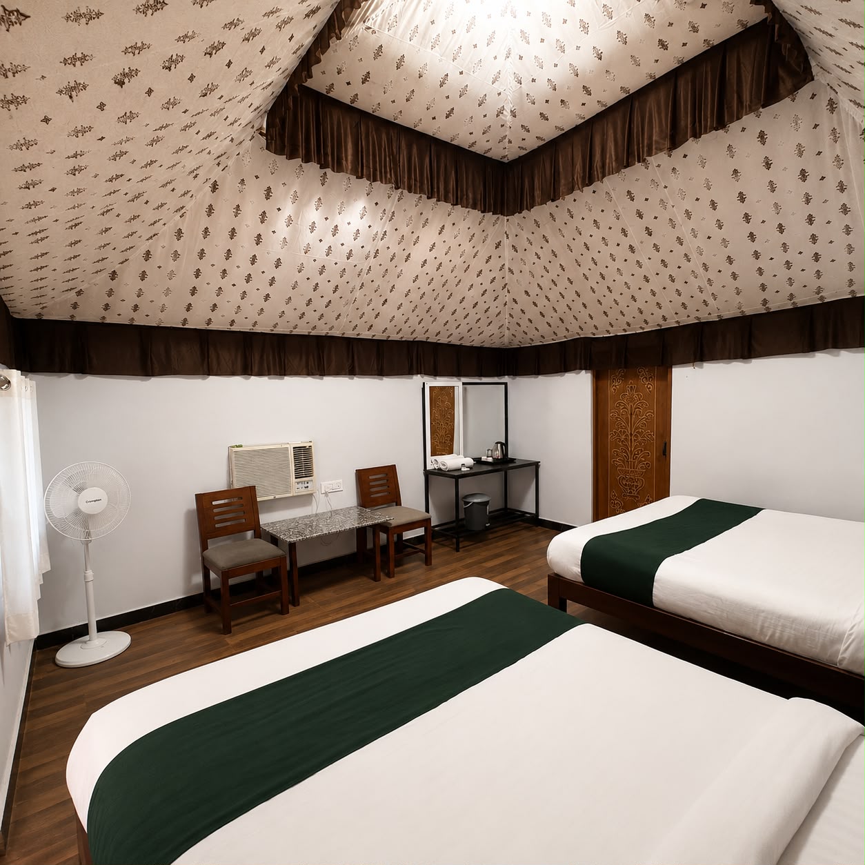 Accommodation 3 tent stay near statue of unity